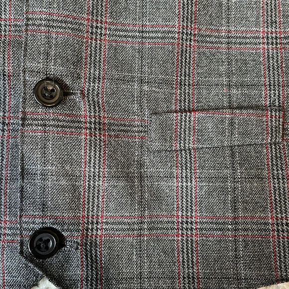 Grey dress shirt and buttoned down vest (sold together) - Picture 4 of 6